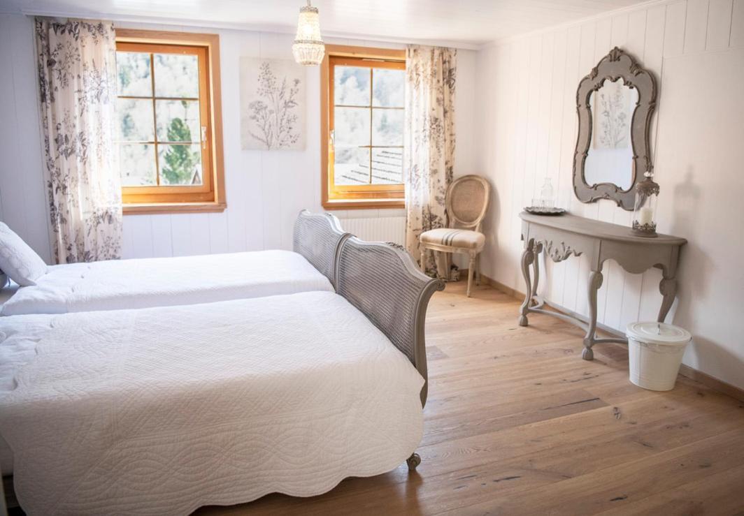 Casa Pasch - Boutique Bed And Breakfast In Cumpadials Sumvitg Екстериор снимка