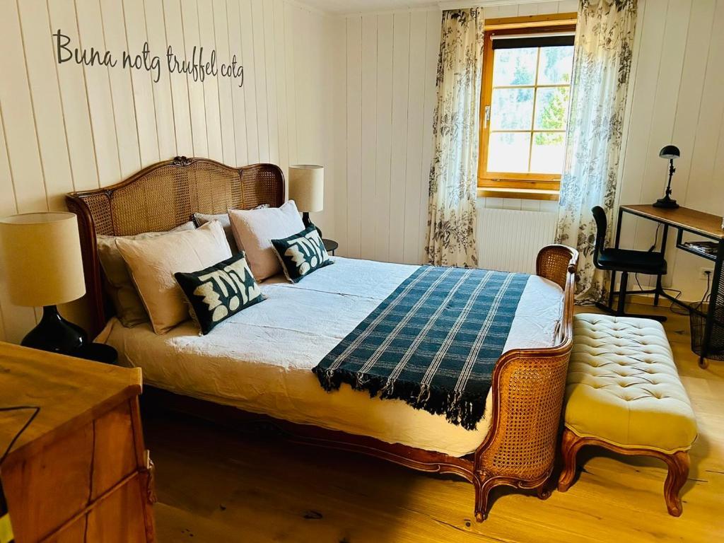 Casa Pasch - Boutique Bed And Breakfast In Cumpadials Sumvitg Екстериор снимка